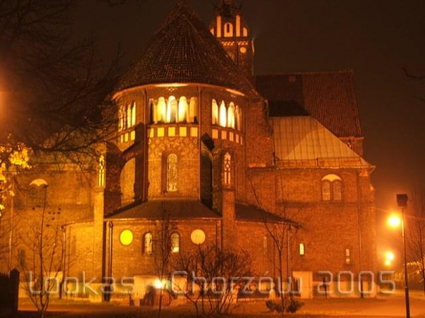 Fotosik w trybie nocnym... #Chorzów #czercz #kościół #budowla #noc #zyzio