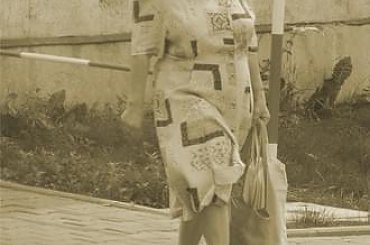 dziadek, babcia, starsi ludzie #dziadek #babcia #przechodnie #wyhaczone #zyzio #Chorzów