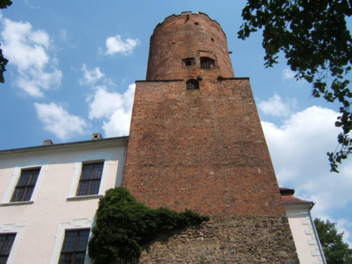 Gotycki, warowny zamek joannitów z XIV wieku. Średniowieczna wieża, 35 m wysokości. #ZamekWŁagowie
