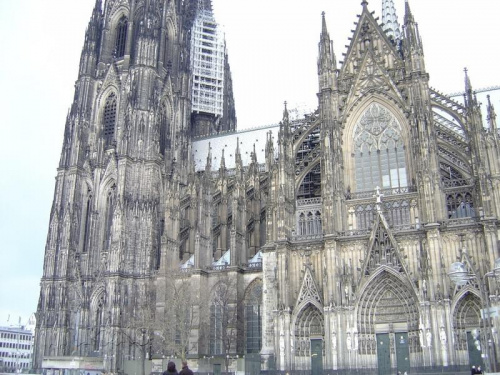 Polozenie: Kolonia - Köln Niemcy, Czas powstania: Od 1248 r. do 1842-1880, Typ: Katedra, bazylika, Styl: Gotyk-Neogotyk, Materialy: Kamien Wysokosc: 157 metrow. #Katedra #Niemcy