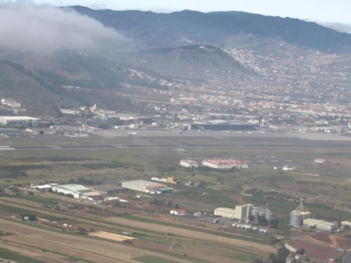 TFN - Los Rodeos Tenerife Norte widziane z gory.