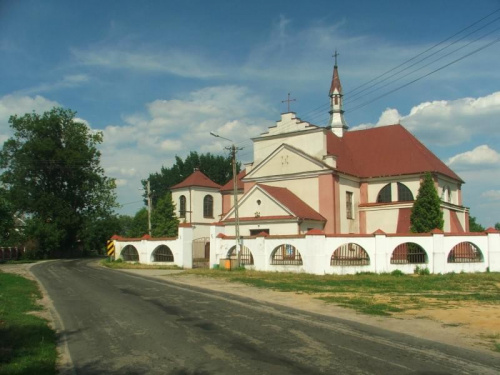 Oleksów - kościół parafialny p.w. św. Stanisława Biskupa i Męczennika #kościół #Olesków #zabytek #zabytki