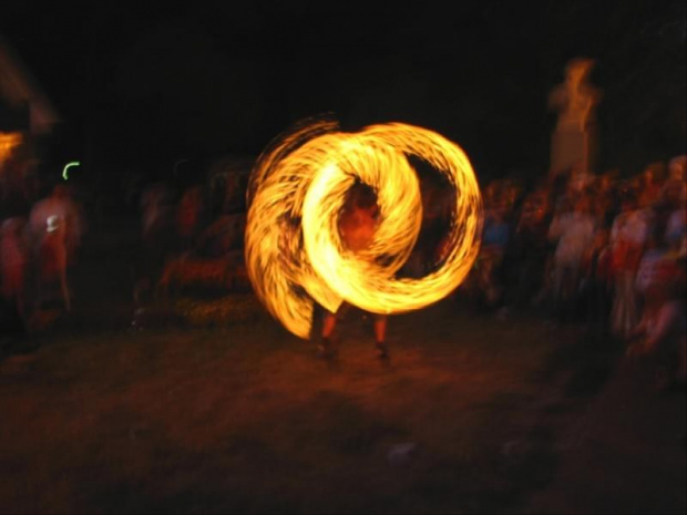 Władysławowo - pokaz tanca z ogniem