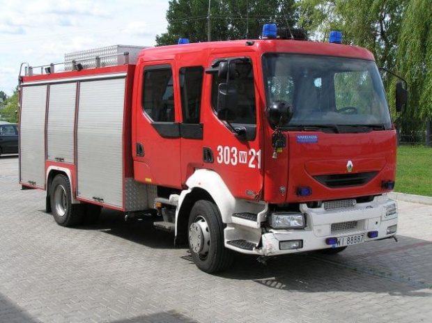 Podwozie: Renault Midlum 220.14 (4x2)
Masa całkowita: 10900kg
Długość: 7460mm
Szerokość: 2300mm
Wysokość: 2500mm
Maksymalna moc silnika:158kW/215KM
Nasady:
tłoczne: 2x75
ssawne: 1x110
tankowania hydrantowego: 2x75
tankowania środka pianotwórczego 1x52...