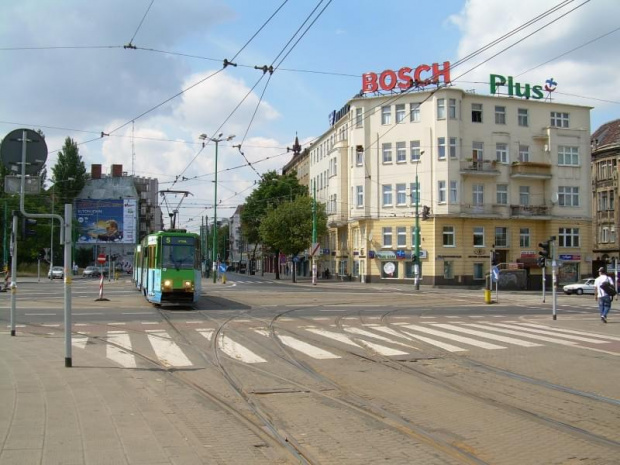 105 skład przejezdza przez węzeł Most Teatralny