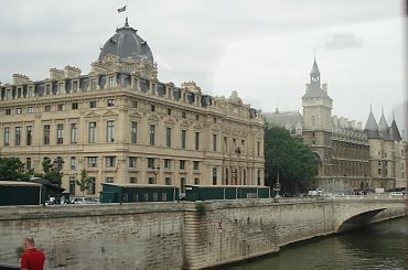 #Paris
