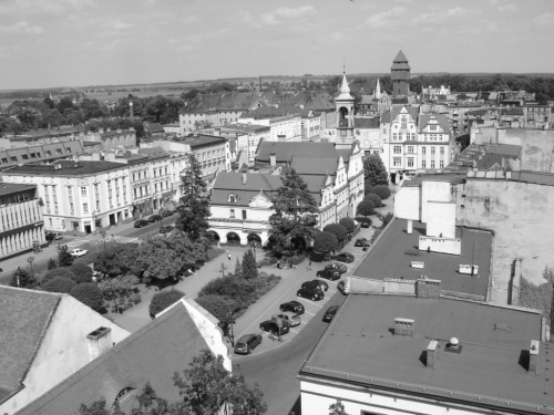 Widok z wiezy kosciola ewangielickiego na rynek #MiastoKluczbork