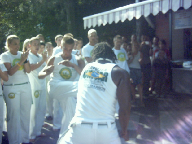 tak sie bawi Unicar .. ;) #unicar #capoeira #Mielno2006 #mielno