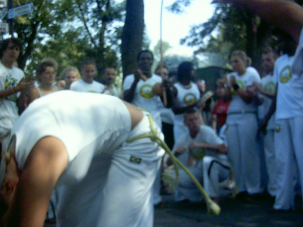 tak sie bawi Unicar .. ;) #unicar #capoeira #Mielno2006 #mielno