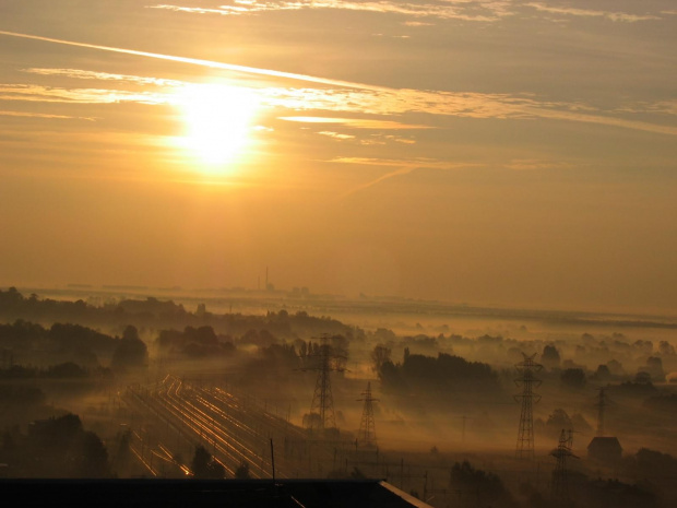 20041005_świt nad elektrownią