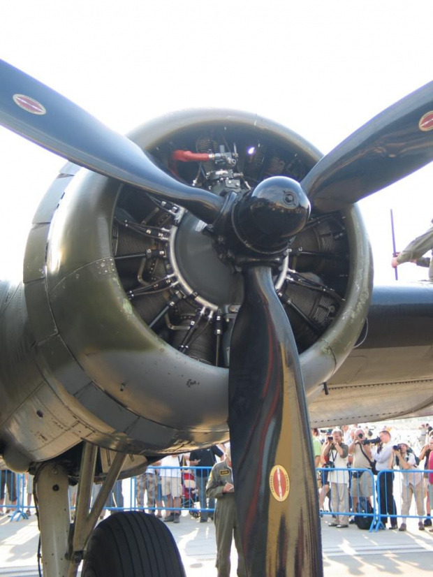 Boeing B-17G_02