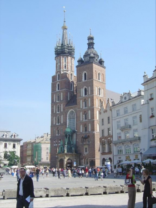Koscioła Mariackiego z blizniaczymi wieżami #Kraków #Miasto #Wawel #Sukiennice