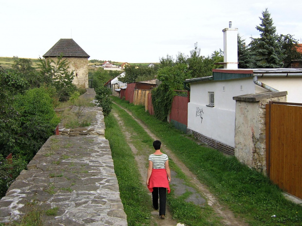 Levoca - opłotki wzdłuż murów miasta.