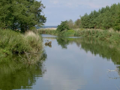 rzeka łącząca jezioro Bukowo z Morzem Bałtyckim