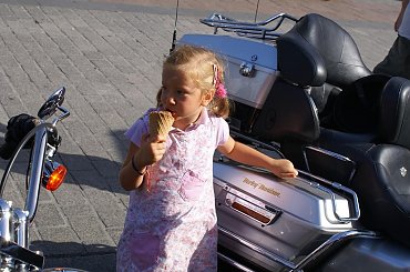 Harley Davidson na Krakowskim Rynku
07 września 2006 #Harley #Davidson #Kraków