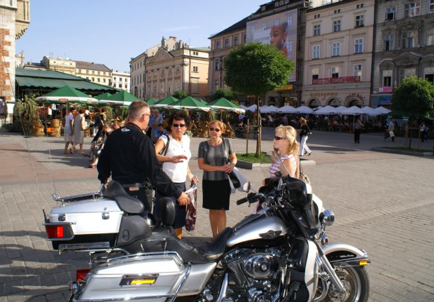 Harley Davidson na Krakowskim Rynku
07 września 2006 #HarleyDavidson #Kraków #Harley