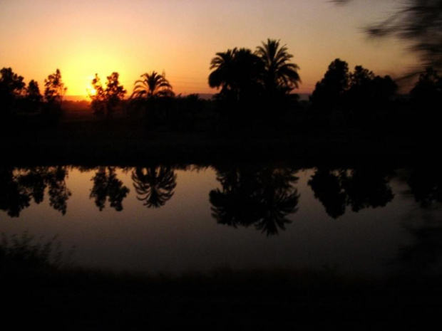 Zachód słońca nad Nilem.