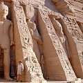 Abu Simbel. Południowe "wrota Egiptu. 65 km. za Zwrotnikiem Raka. Świątynia Nefertari, żony Ramzesa ll.