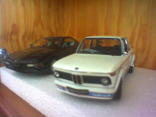 BMW 2002 AutoArt i BMW 850i Maisto
