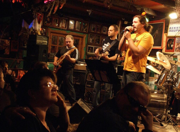 Koncert Bang BONG! Blues
w Muzycznej Owczarni
09.09.2006 #Koncert #MuzycznaOwczarnia