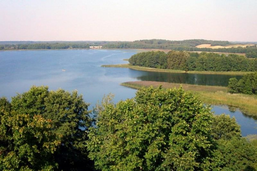 widok z wieży na jezioro
