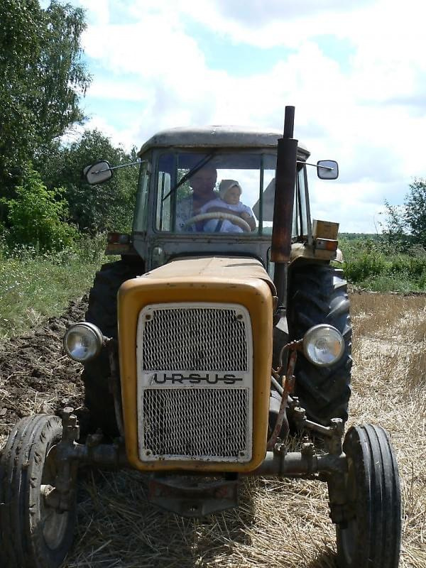 z dziadziem w traktorku