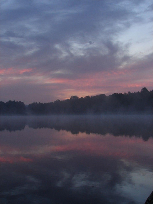 wschód słońca nad jeziorem Kwida #WschódSłońca #Mazury #jezioro