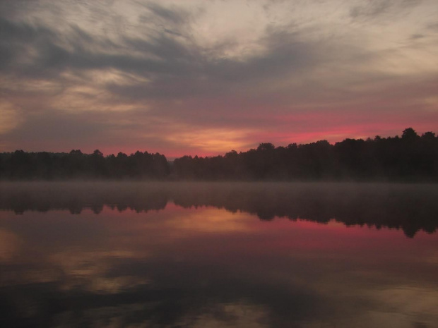 wschód słońca nad jeziorem Kwida #WschódSłońca #Mazury #jezioro