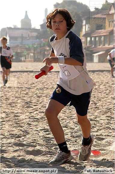 Sztafetowe Biegi Przełajowe po plaży w Sopocie. Organizator sopocki MOSiR #Sp9WSopocie