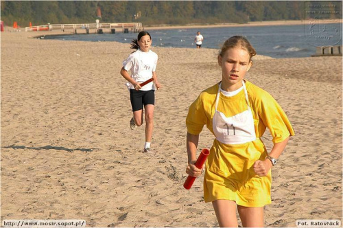 Sztafetowe Biegi Przełajowe po plaży w Sopocie. Organizator sopocki MOSiR #Sp9WSopocie