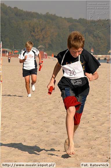 Sztafetowe Biegi Przełajowe po plaży w Sopocie. Organizator sopocki MOSiR #Sp9WSopocie