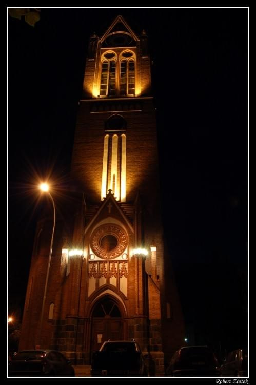 Wieża kościoła ewangelickiego z 1906 roku w Świnoujściu. #kościół #wieża #noc #Świnoujście #morze #miasto