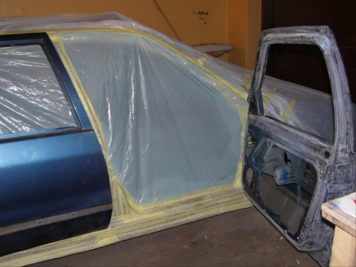 Przygotowanie do malowania drzwi #MalowanieDrzwi #Renault19