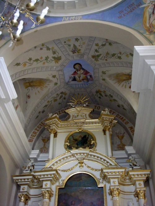 Mokobody - Sanktuarium Matki Bożej Budzieszyńskiej. Polichromia nad ołtarzem głównym
