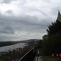 Conflans-Sainte Honorine - Widok na Sekwanę (F - Seine) oraz m.in. tzw. péniches, czyli statki na których zwykli ludzie mieszkajš. One stajš się coraz bardziej modne