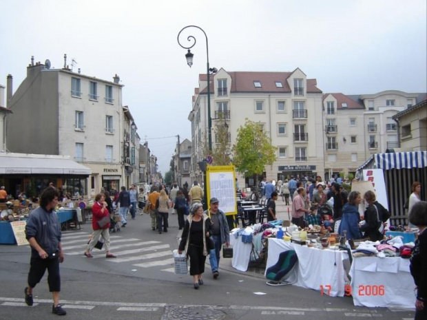 Maisons-Laffitte - brocante w centrum