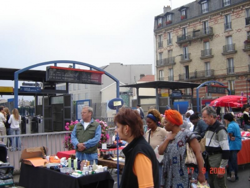 Maisons-Laffitte - brocante w centrum