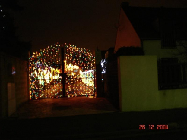 Conflans-Sainte Honorine - rue des Basses Roches - dekoracje wišteczne