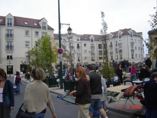 Maisons-Laffitte - brocante w centrum