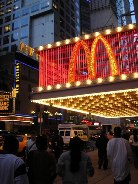 Nowojorski Times Square - na nim McDonald