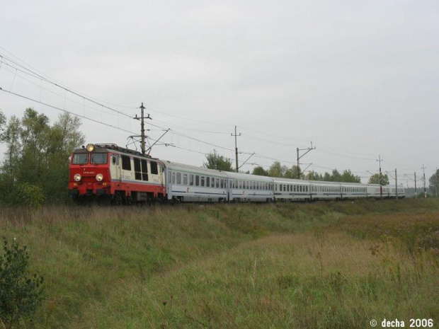 15.10.2006 Rzepin-Drzeńsko Podg. EP09-004 z EC 46 (BWE) w nietypowym miejscu (objazd przez Kostrzyn)