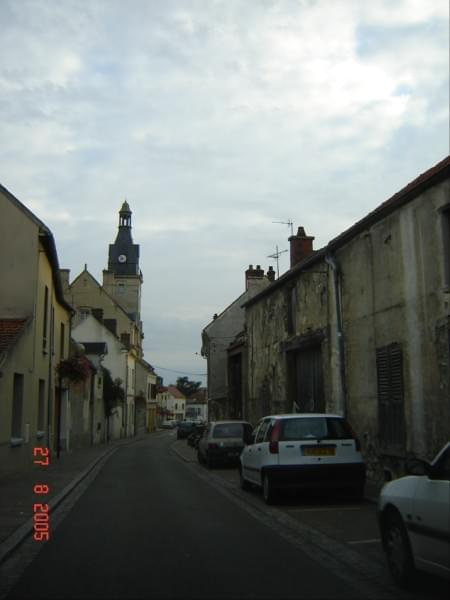 Limay - miasteczko koło Mantes La Jolie.