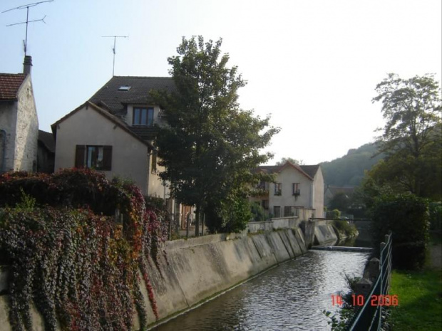 Aulnay sur Mauldre - nad rzeczkš Mauldre