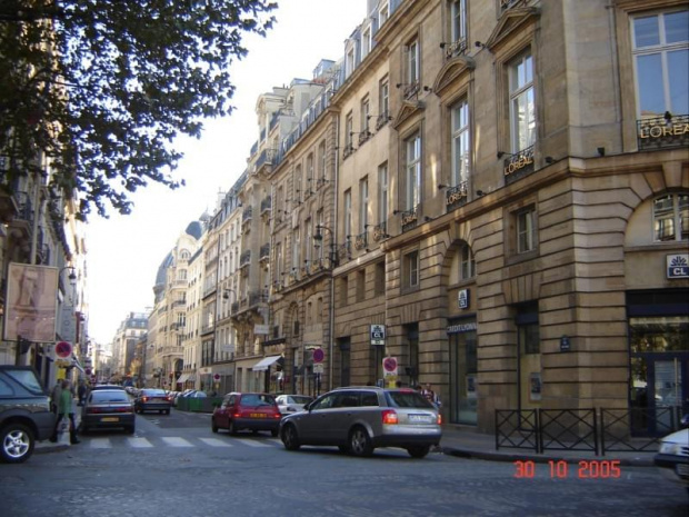 Paris I (1. dzielnica Paryża) - Polak wjeżdżajšcy do rue Saint-Honoré