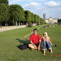 Paris VII (7. dzielnica Paryża) - Champ de Mars (Pole Marsowe) - spory pas zieleni między Wieżš Eiffela (F - Tour Eiffel) a Szkołš Wojskowš (F - École Militaire)