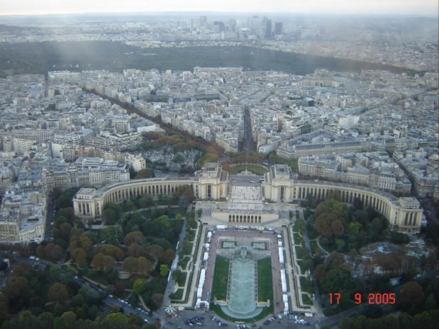 Paris VII (7. dzielnica Paryża) - widok z 3, piętra Wieży Eiffela #PiętraWieżyEiffela