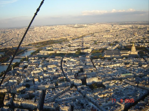 Paris VII (7. dzielnica Paryża) - widok z 2, piętra Wieży Eiffela #PiętraWieżyEiffela