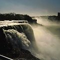 Niagara, z prawej strony Kanada