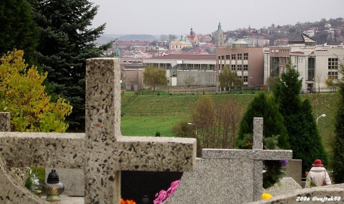 widok na miasto od strony cmentarza na Zasaniu