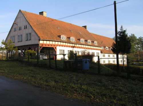 Budynek Niemieckiej szkoły szybowcowej, na początku wieku cumowały tu cepeliny.